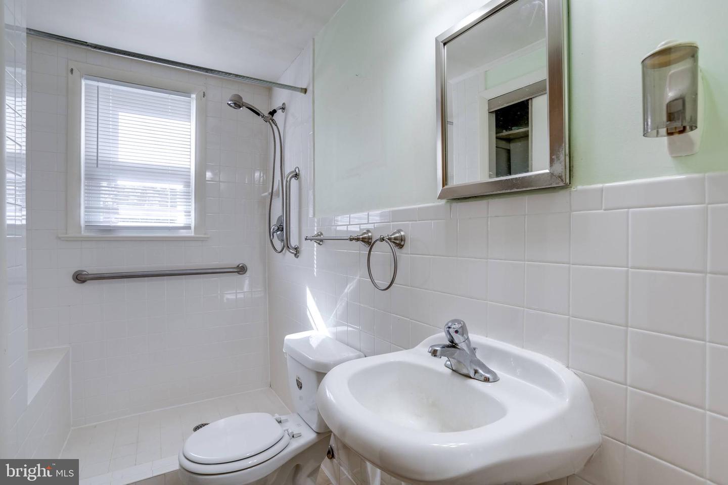4116 Main St Property Photo 12