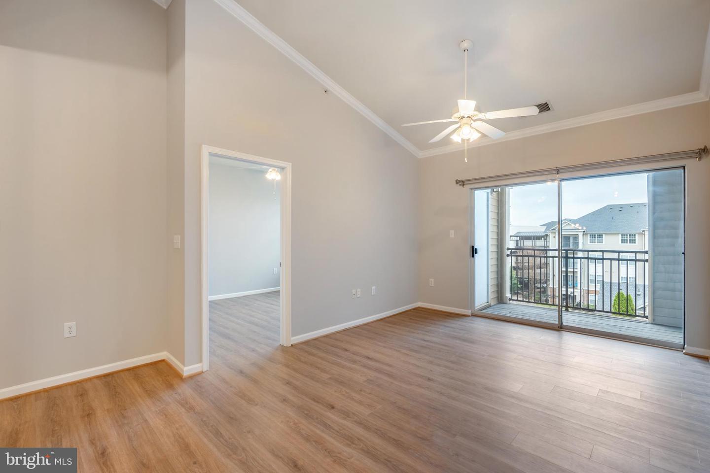 12958 Centre Park Cir #420 Property Photo 4