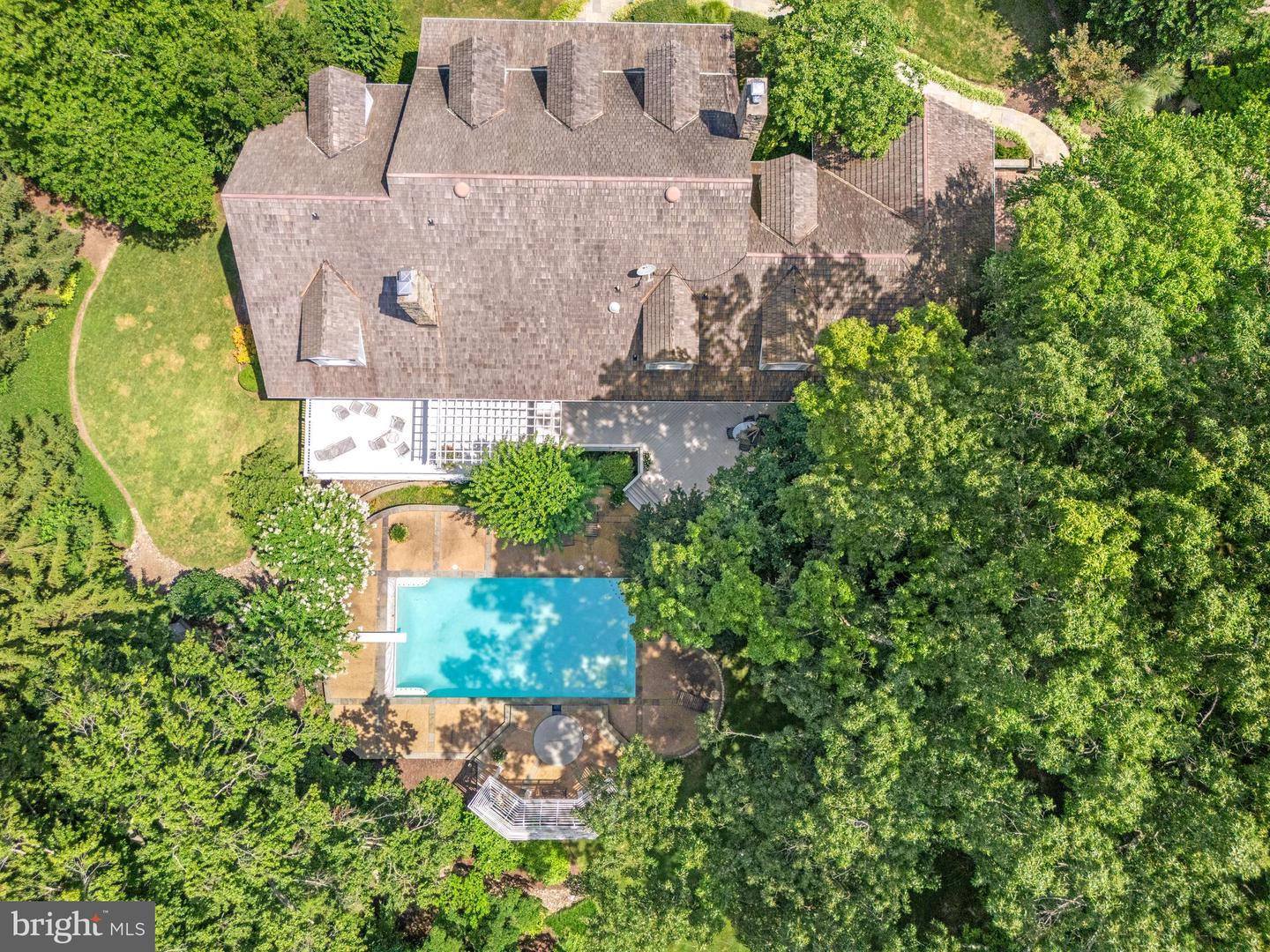 1110 Harvey Rd Property Photo 4