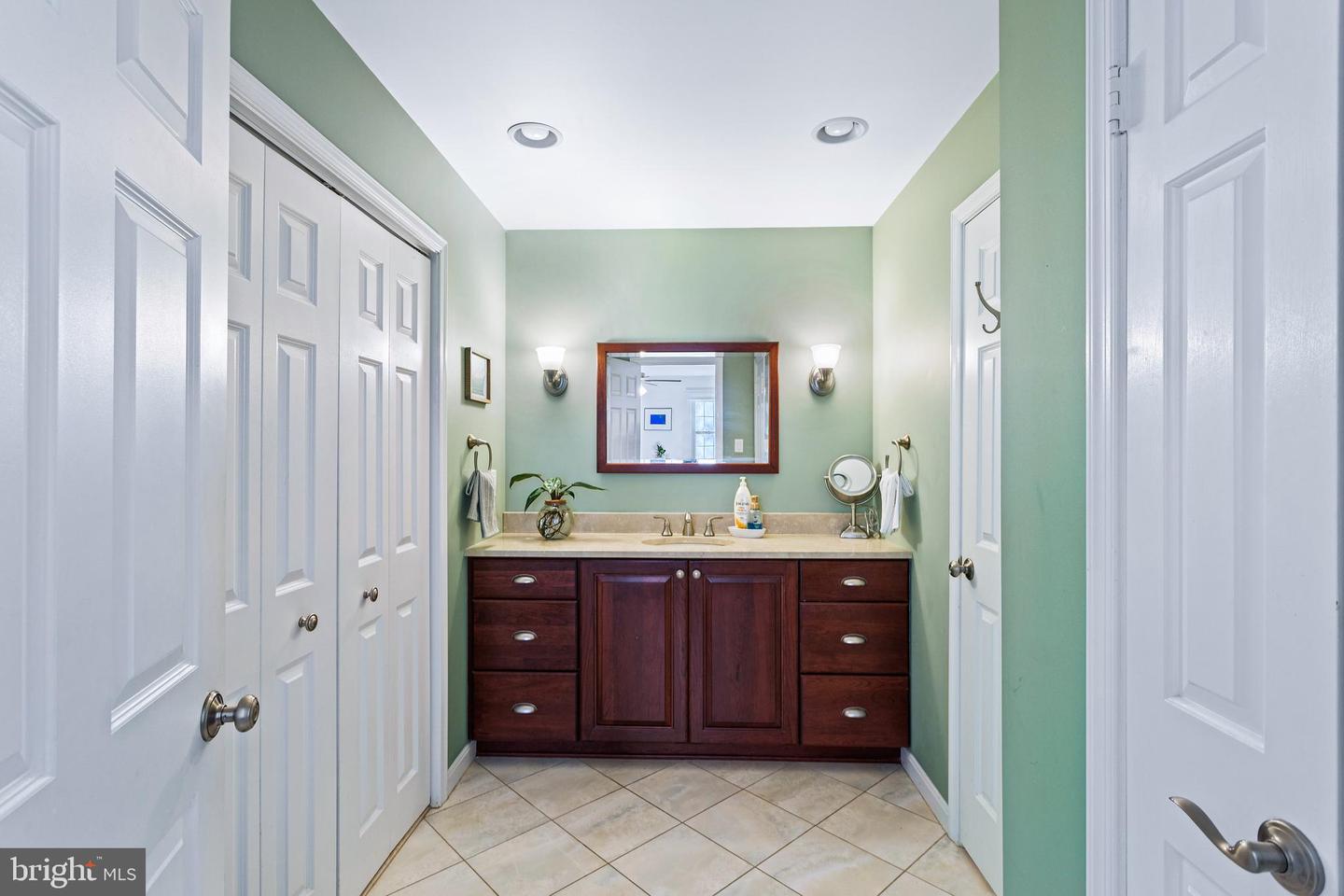 6096 Arrington Dr Property Photo 32
