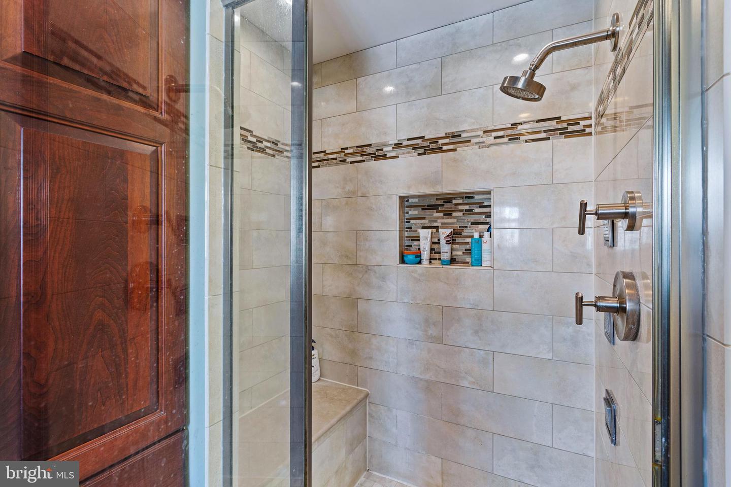 6096 Arrington Dr Property Photo 33