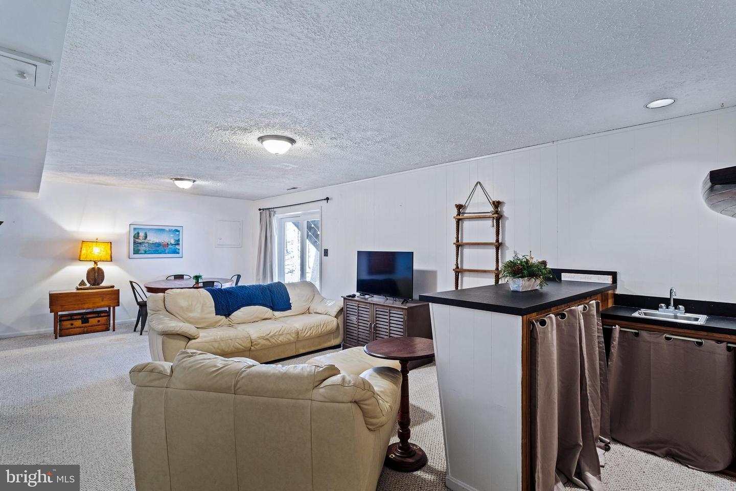 6096 Arrington Dr Property Photo 47