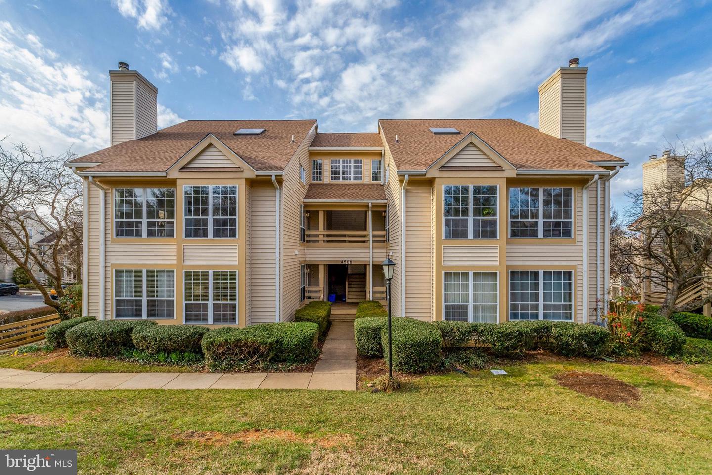 4508-j Hazeltine Ct #j Property Photo