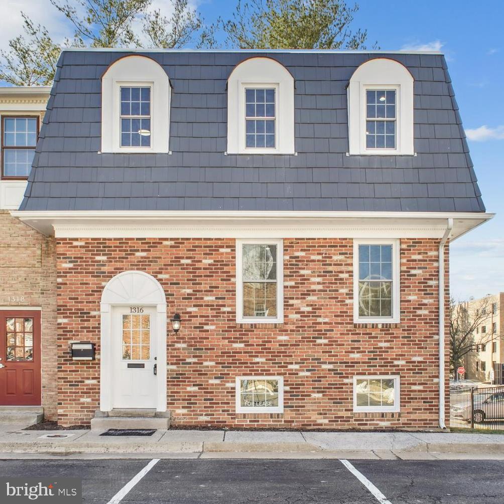 1316 Vincent Pl #5 Property Photo 1