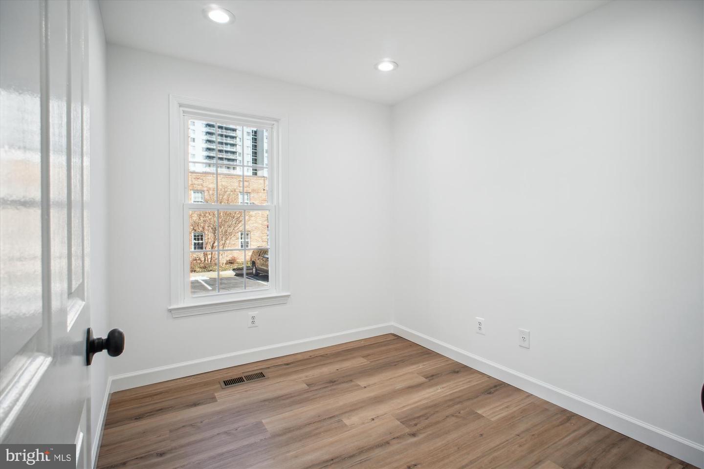 1316 Vincent Pl #5 Property Photo 9