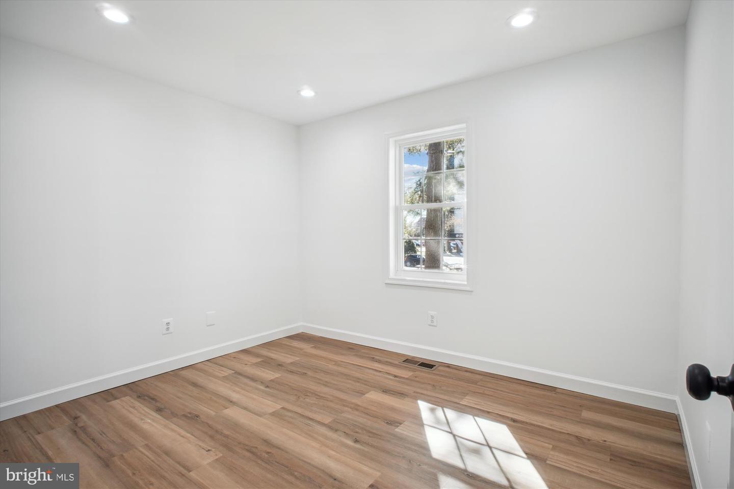 1316 Vincent Pl #5 Property Photo 11