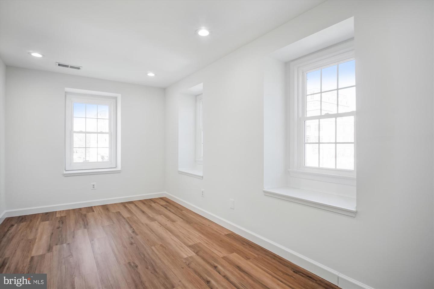 1316 Vincent Pl #5 Property Photo 14
