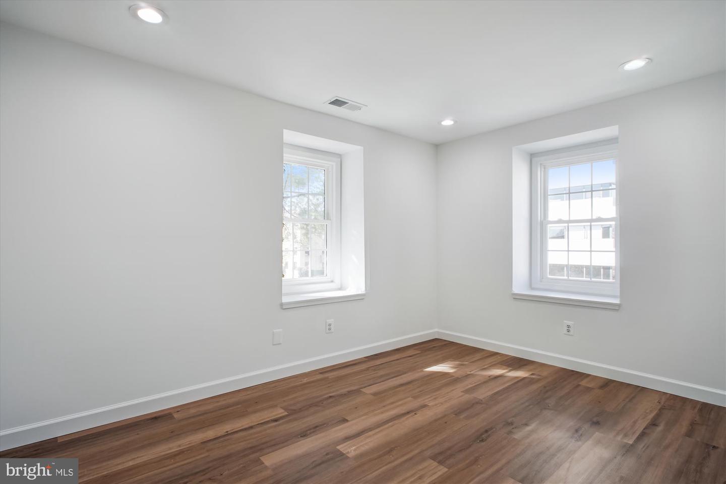 1316 Vincent Pl #5 Property Photo 15