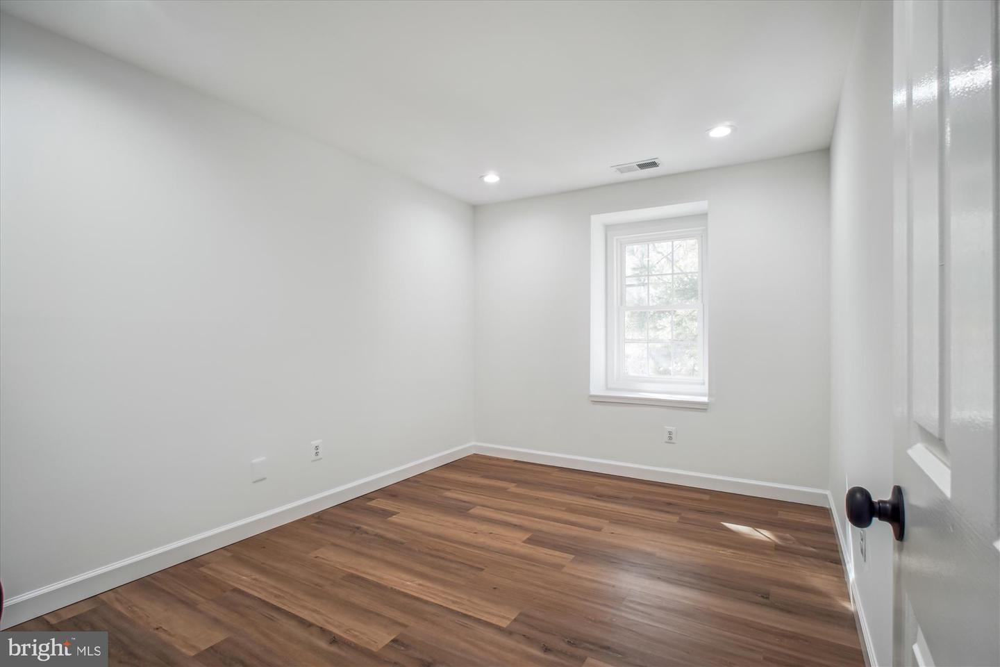 1316 Vincent Pl #5 Property Photo 16