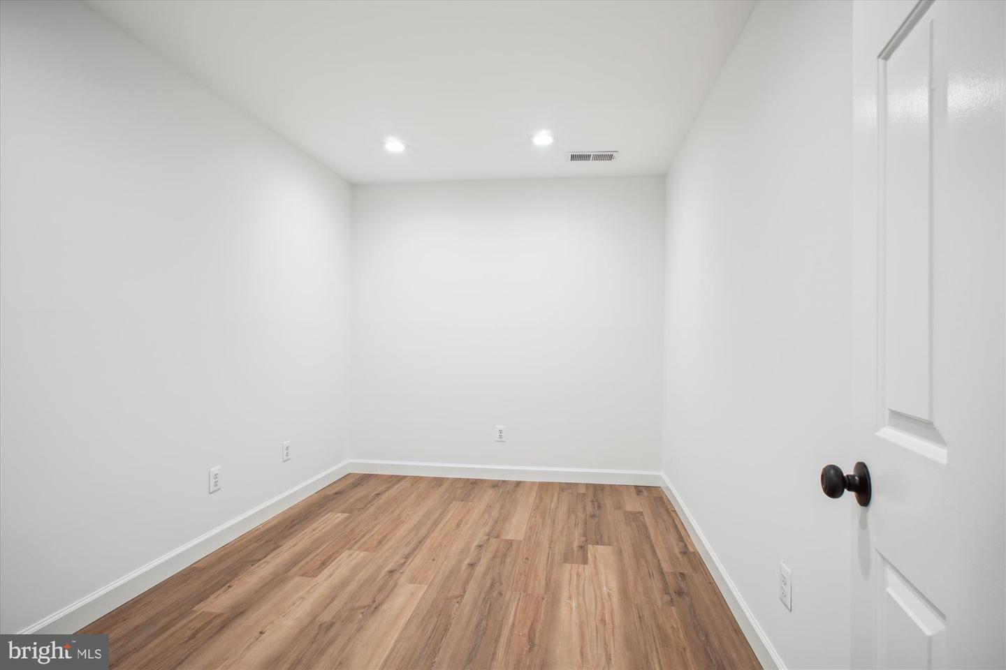 1316 Vincent Pl #5 Property Photo 19