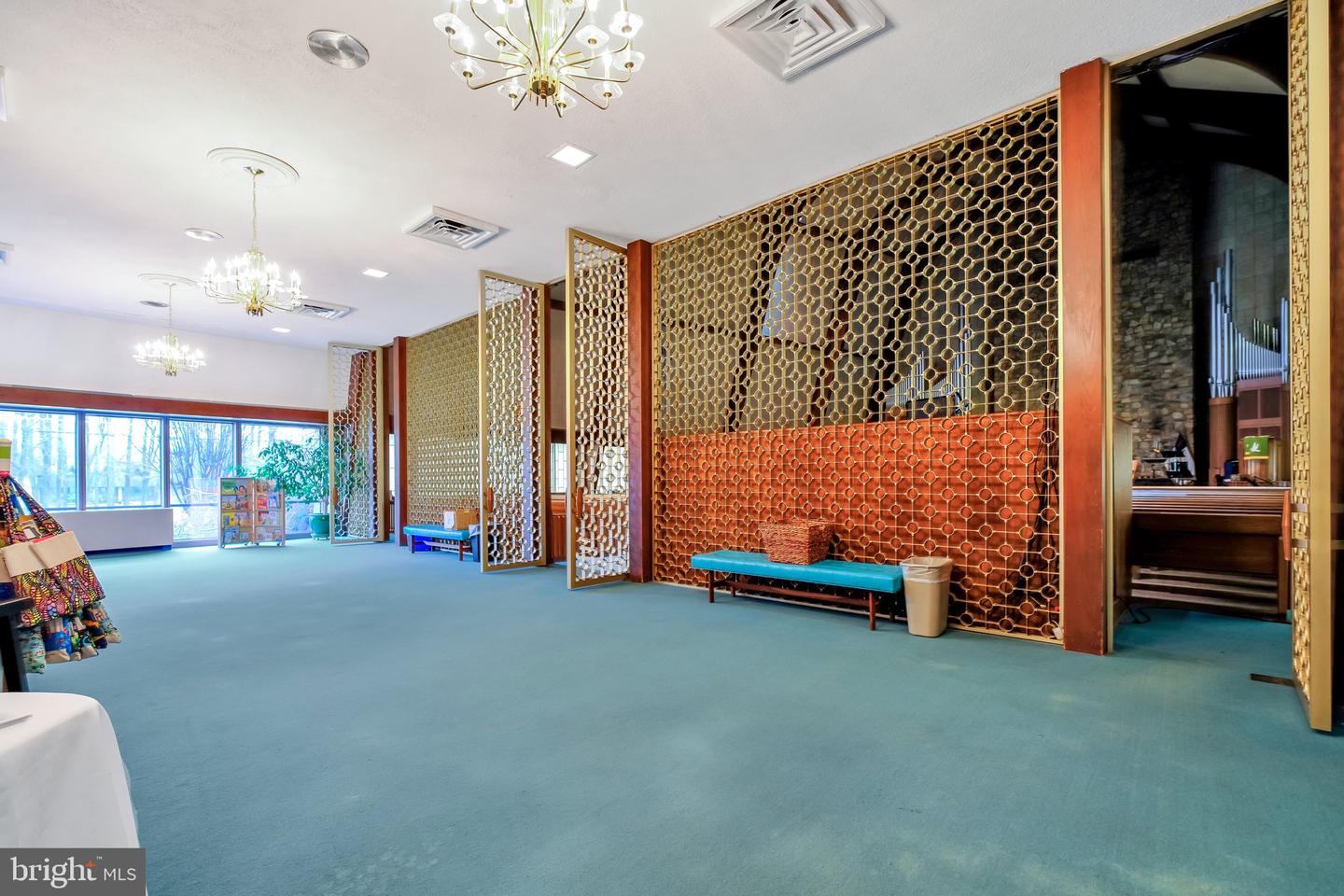 1301 Collingwood Rd Property Photo 49