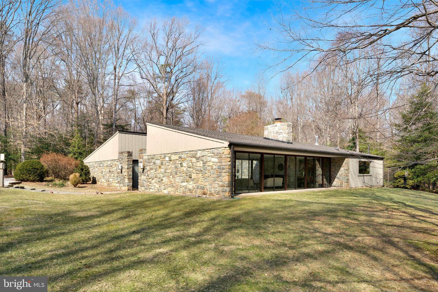 9504 Watts Rd Property Photo