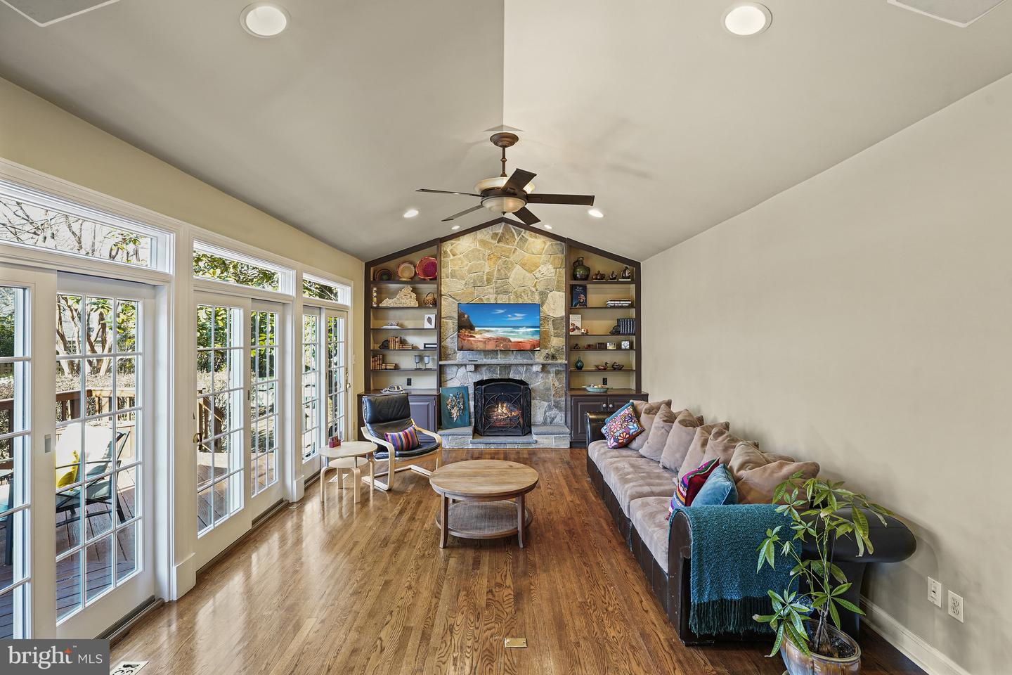 1522 Forest Ln Property Photo 13