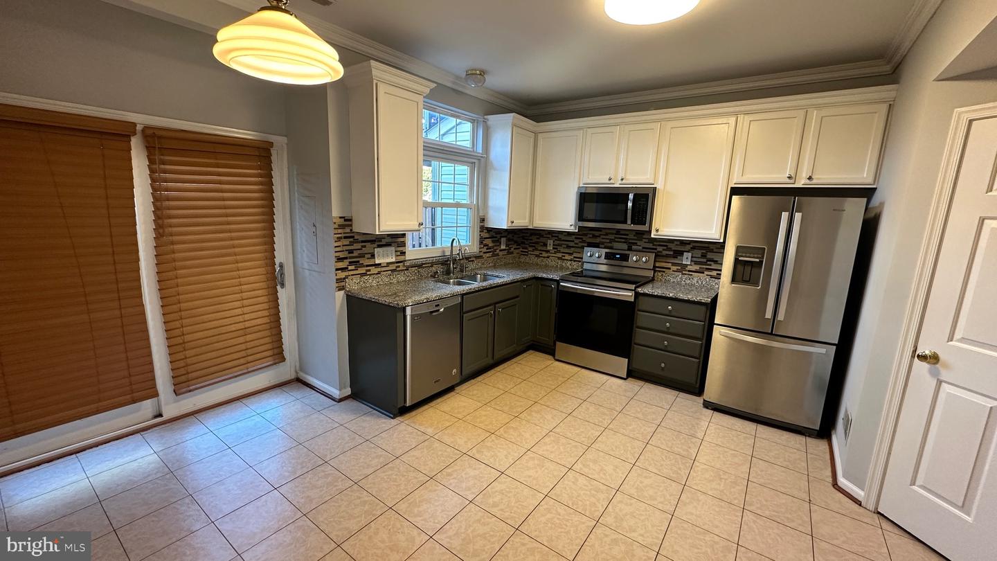 6735 Stone Maple Ter Property Photo 3