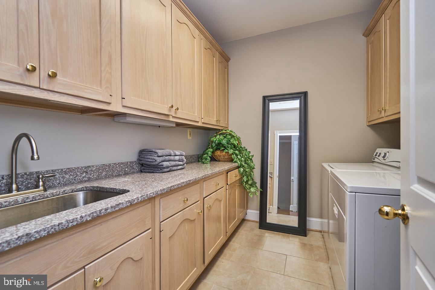 6830 Clifton Rd Property Photo 27