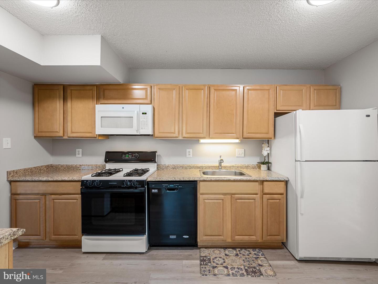 11839 Shire Ct #11b Property Photo 11