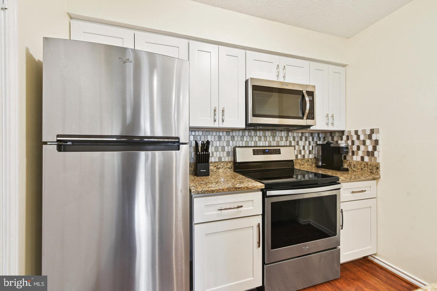 1524 Lincoln Way #302 Property Photo 7