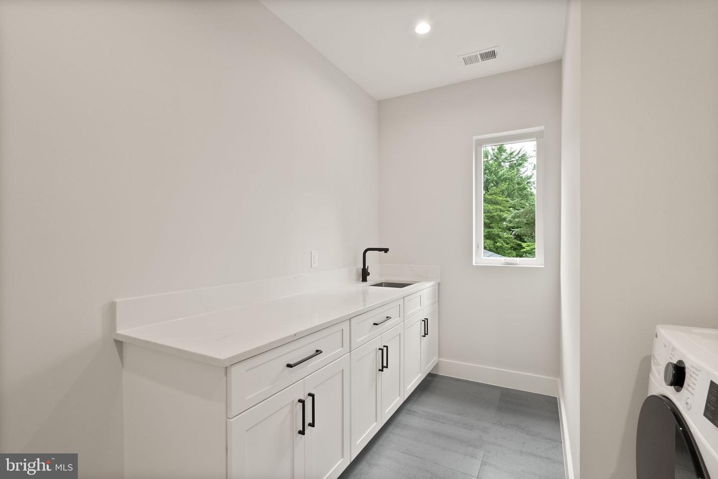 8023 Lewinsville Rd Property Photo 70