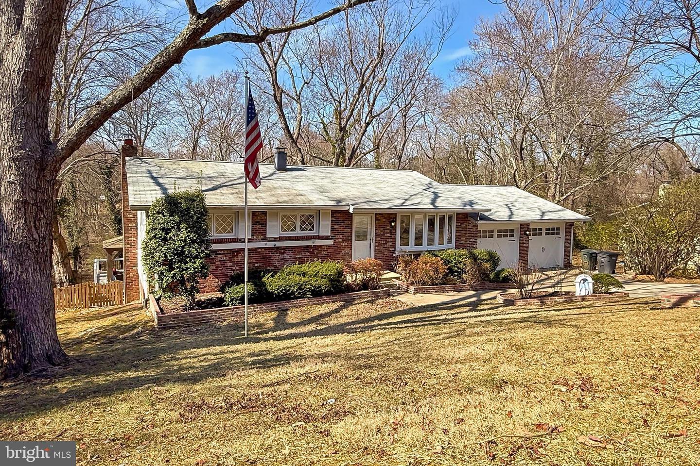 8808 Menard Ct Property Photo