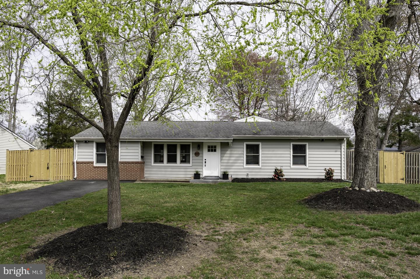 8117 Norwood Dr Property Photo