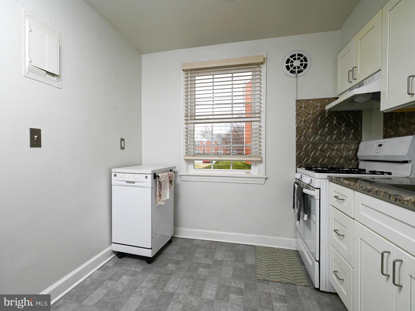 6620 Boulevard Vw #a1 Property Photo 12