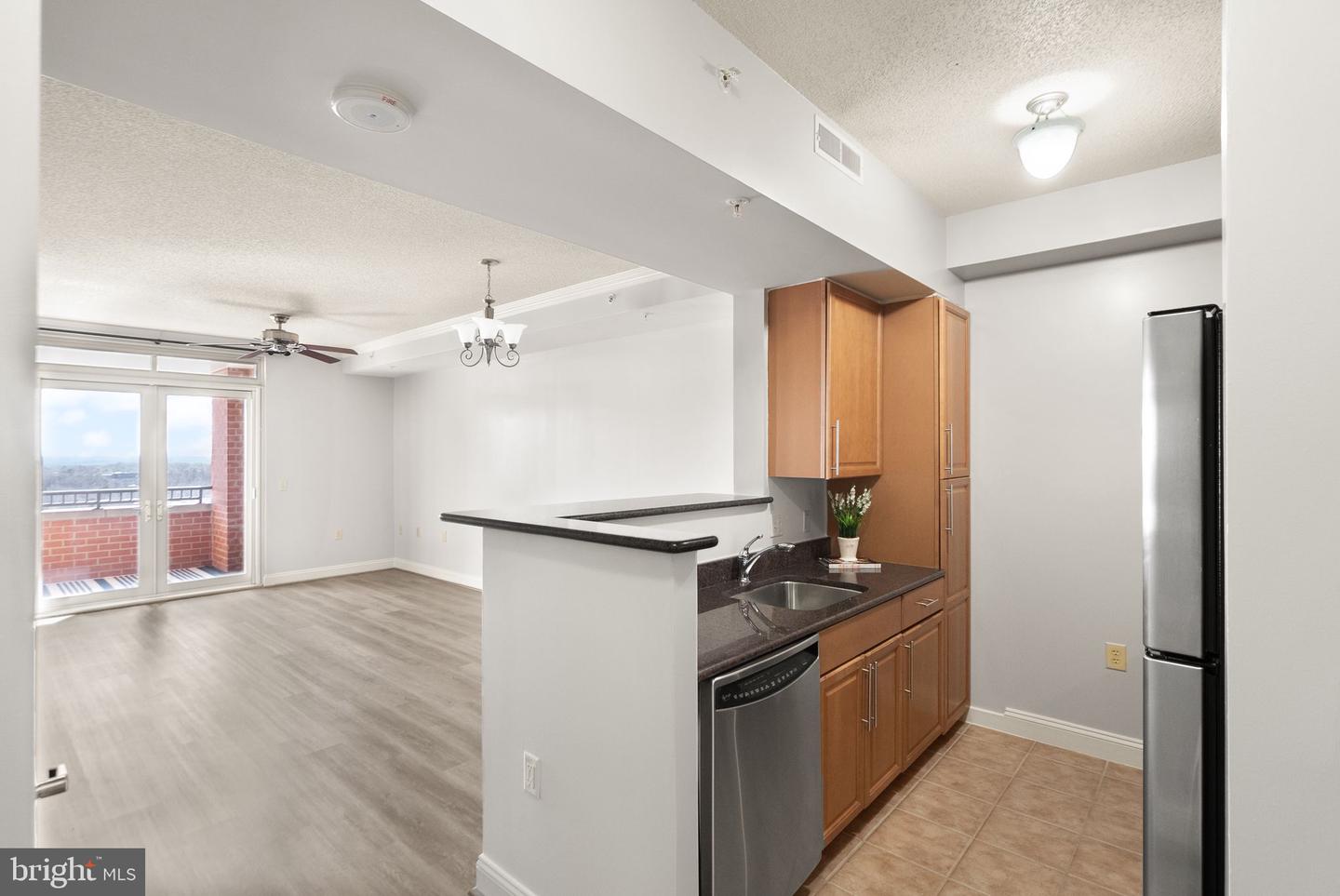 11760 Sunrise Valley Dr #1009 Property Photo 10