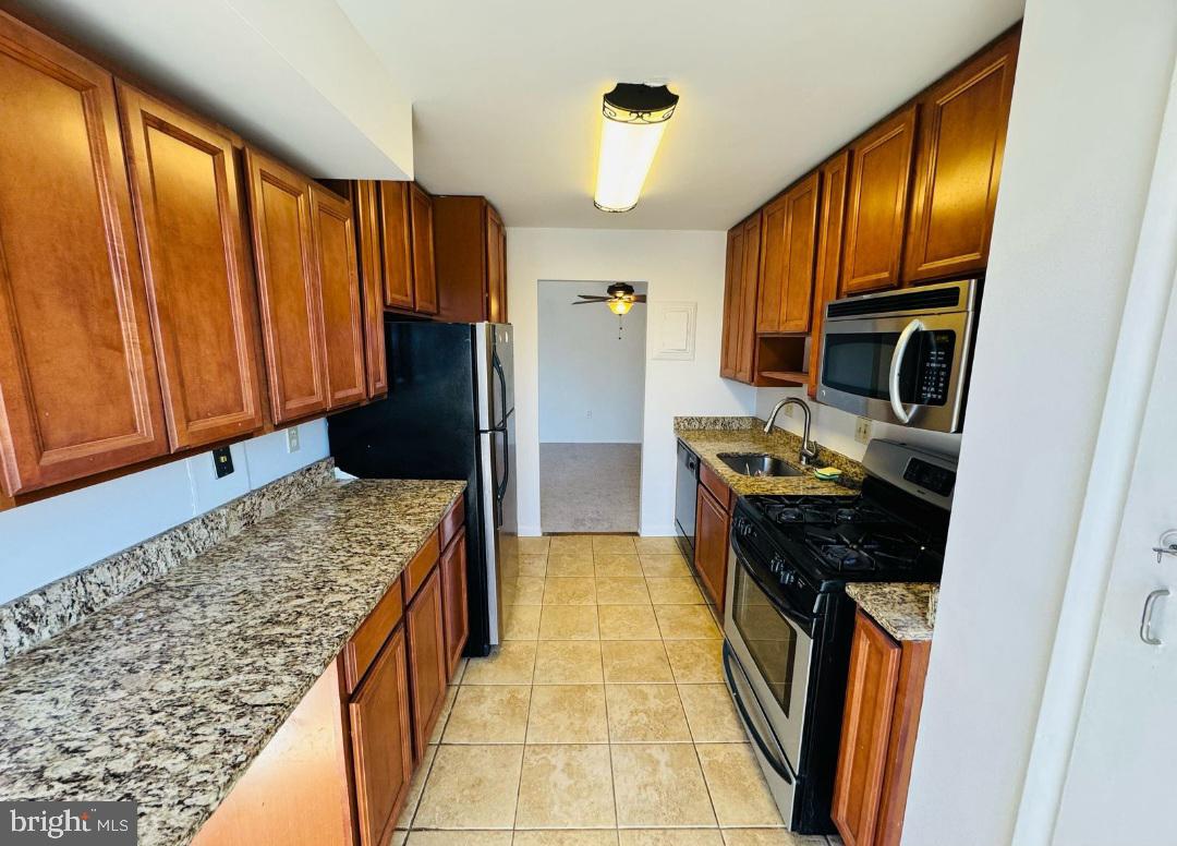 5618 Bloomfield Dr #202 Property Photo 2