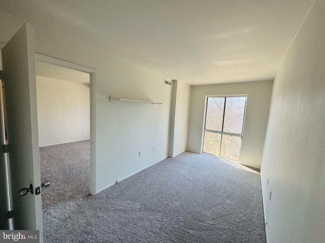 5618 Bloomfield Dr #202 Property Photo 8