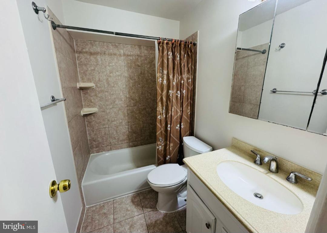 5618 Bloomfield Dr #202 Property Photo 9