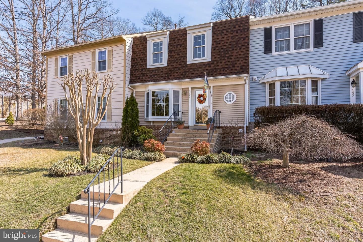 7303 Rolling Oak Ln Property Photo 1