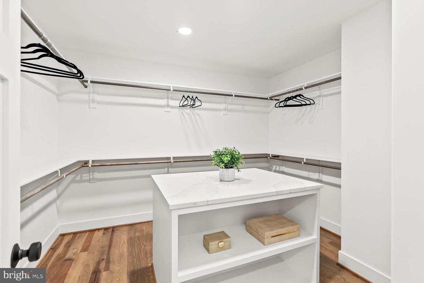 501 Yeonas Dr Sw Property Photo 35