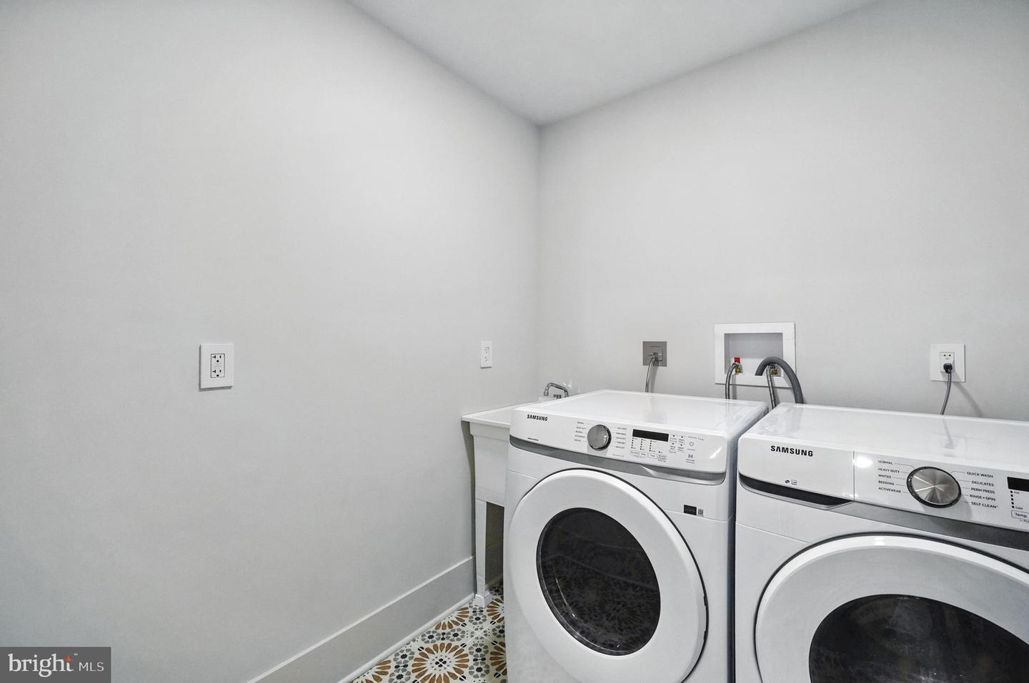 2809 Memorial St Property Photo 40