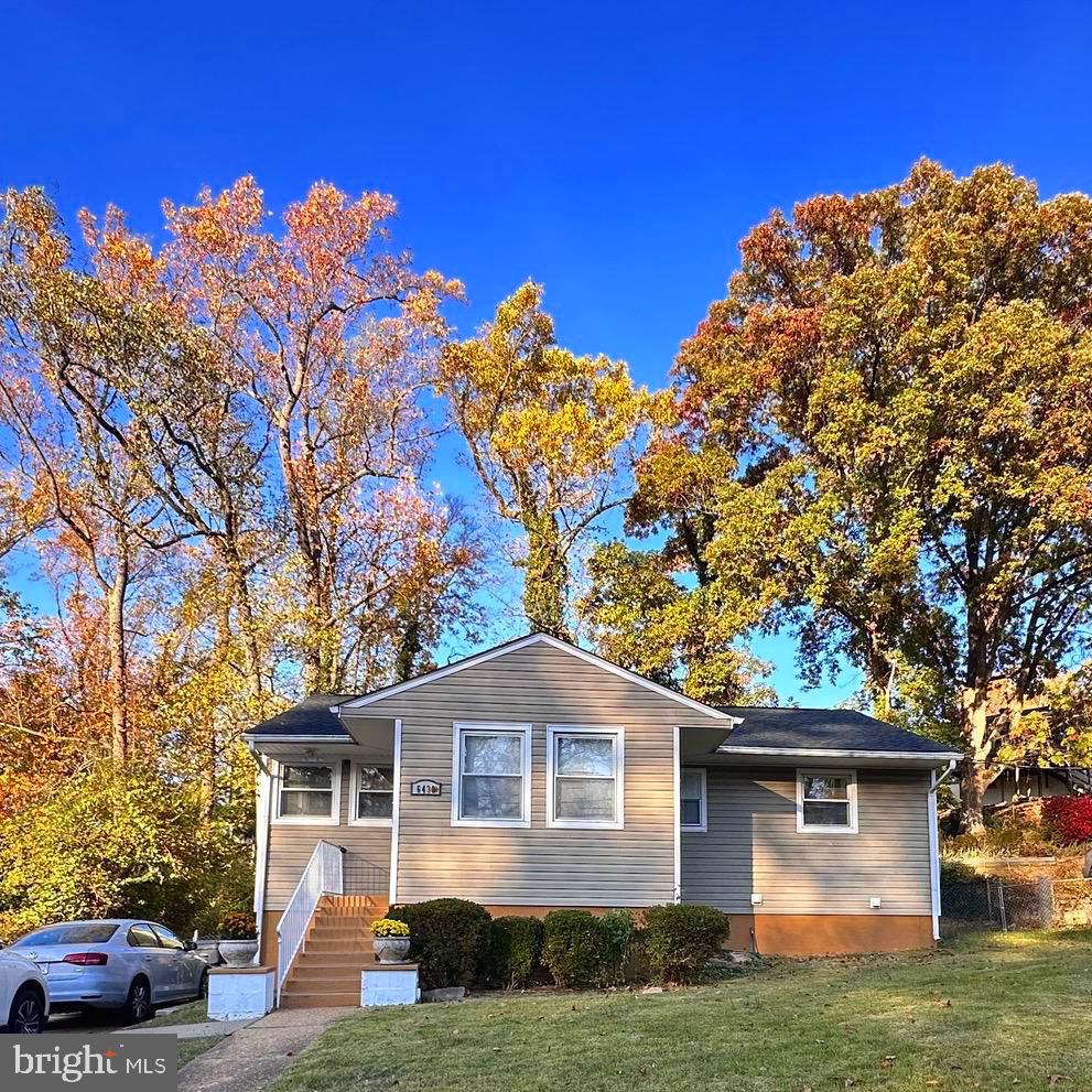 6430 Maplewood Dr Property Photo