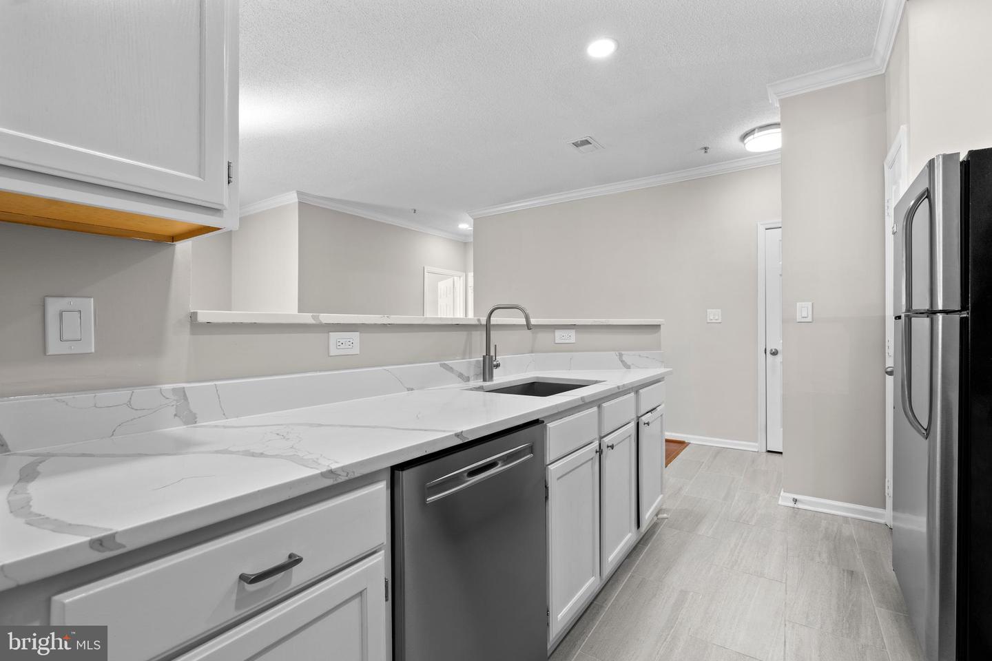 1701 Lake Shore Crest Dr #11 Property Photo 10