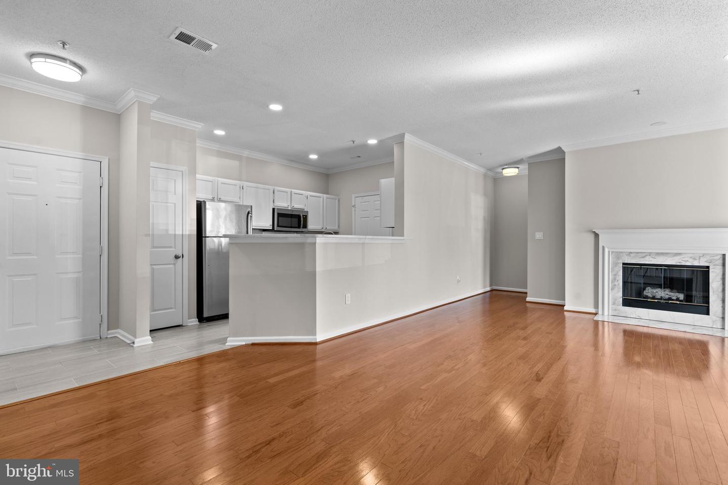 1701 Lake Shore Crest Dr #11 Property Photo 18