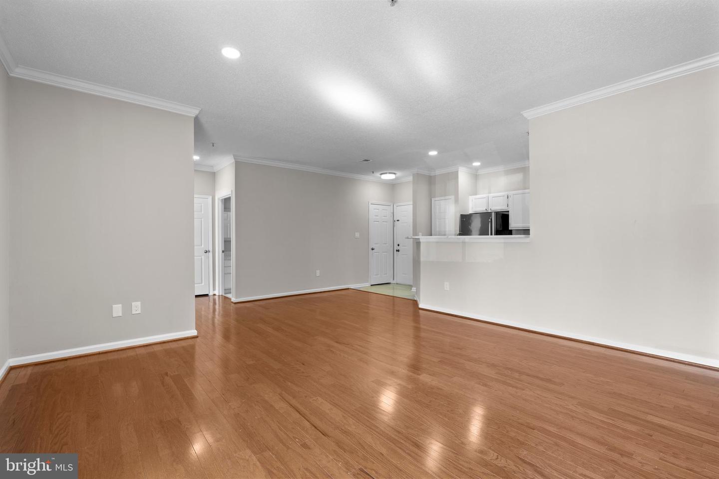 1701 Lake Shore Crest Dr #11 Property Photo 22