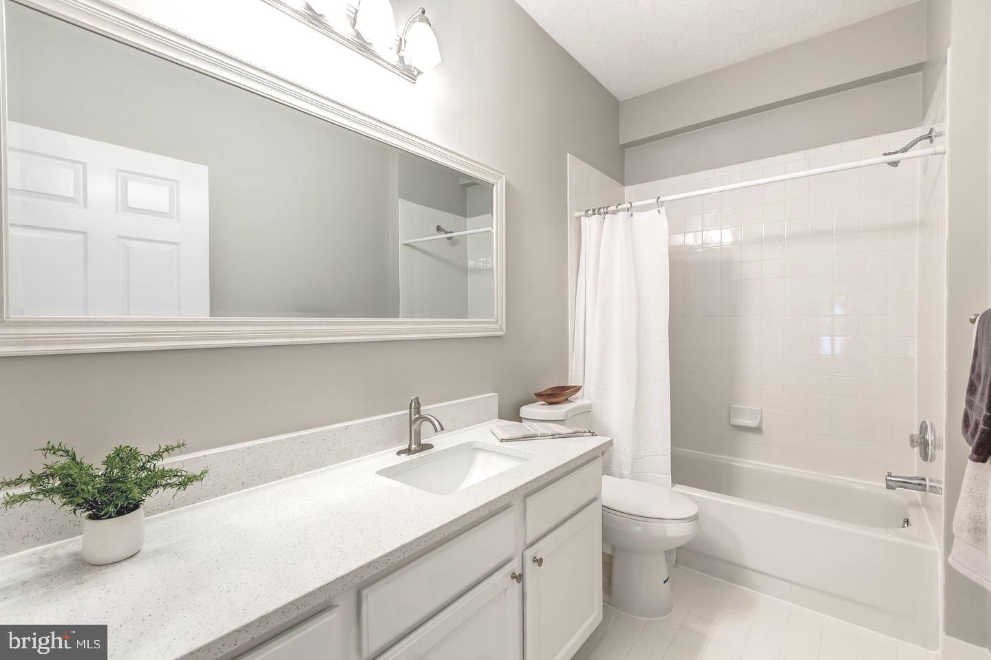 1701 Lake Shore Crest Dr #11 Property Photo 27