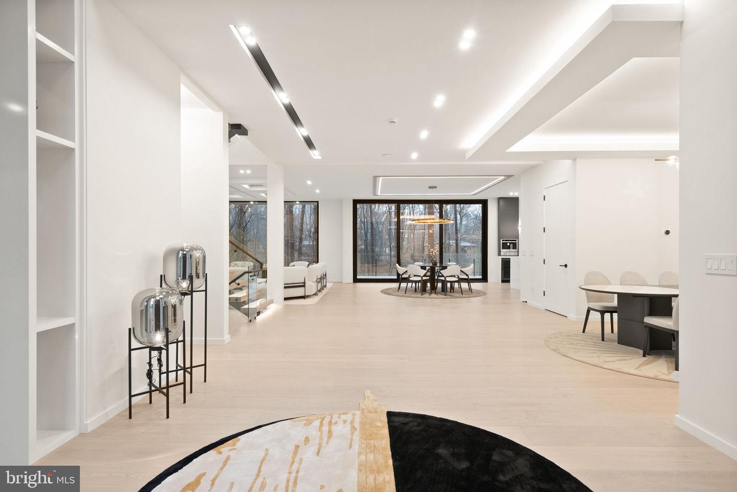 1803 Dumbarton St Property Photo 4