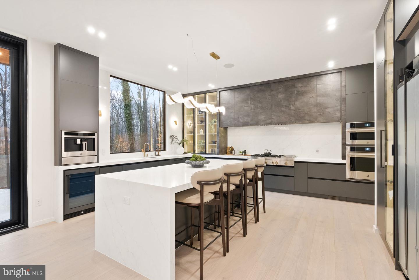 1803 Dumbarton St Property Photo 13