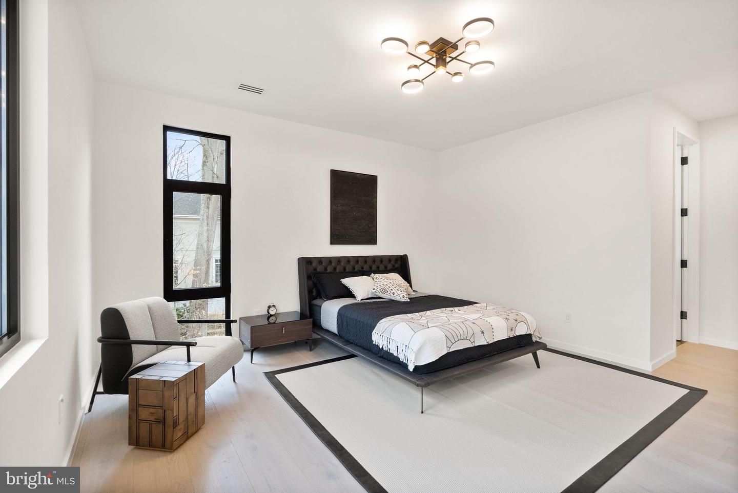 1803 Dumbarton St Property Photo 34