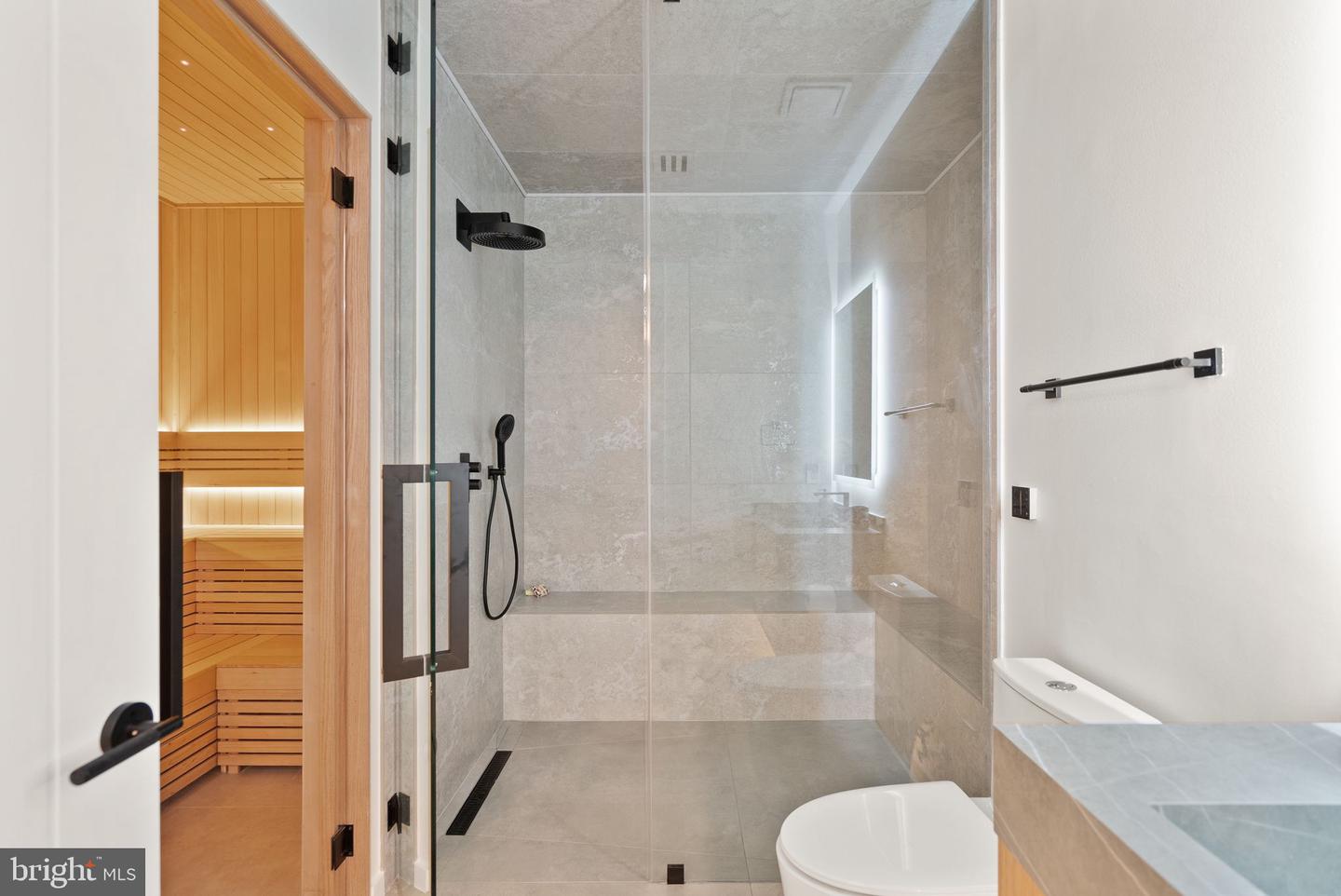 1803 Dumbarton St Property Photo 60