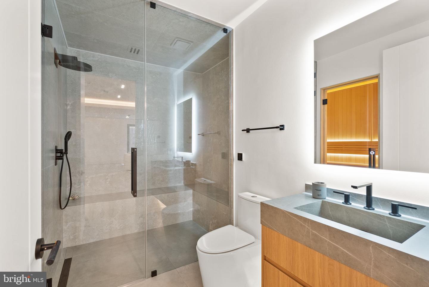 1803 Dumbarton St Property Photo 61