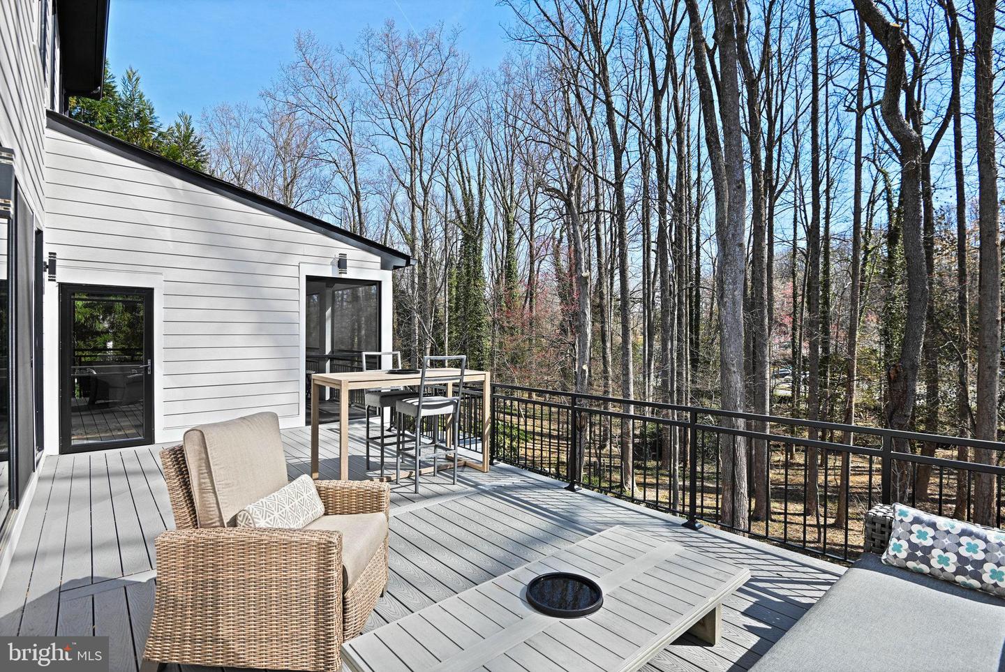 1564 Forest Villa Ln Property Photo 58