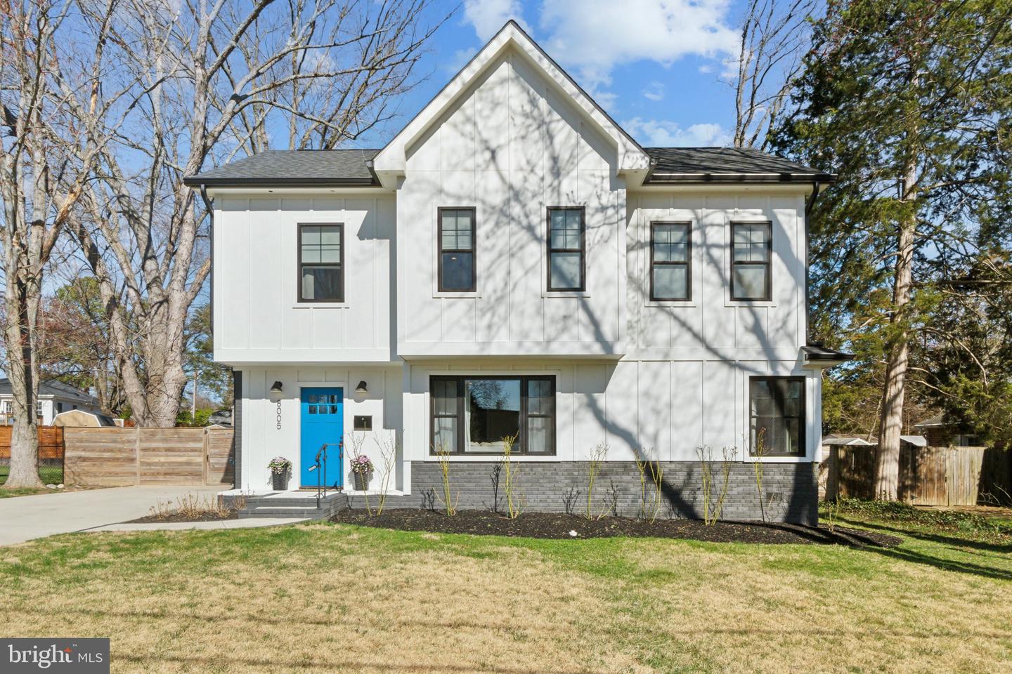 8005 Wellington Rd Property Photo