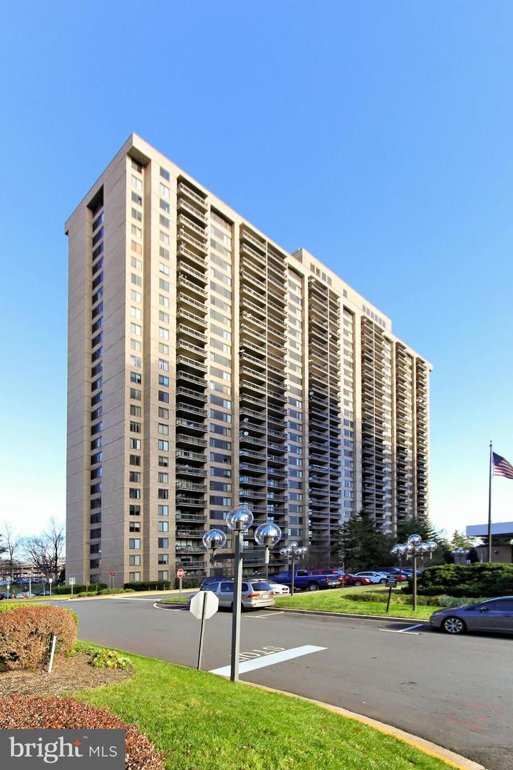 3705 S George Mason Dr #2112s Property Photo
