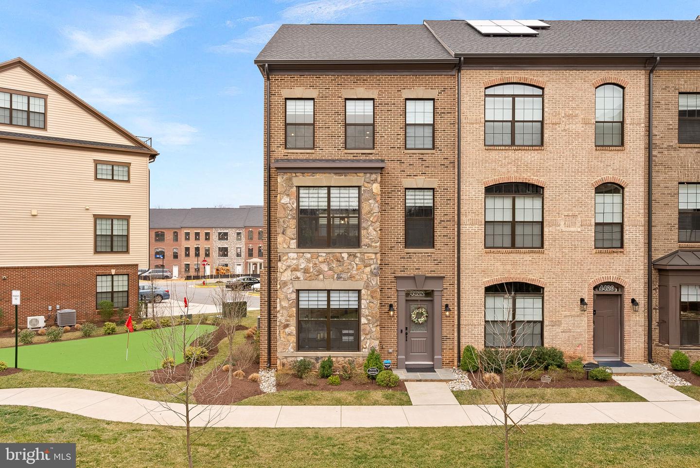 Greenbriar East Real Estate Listings Main Image
