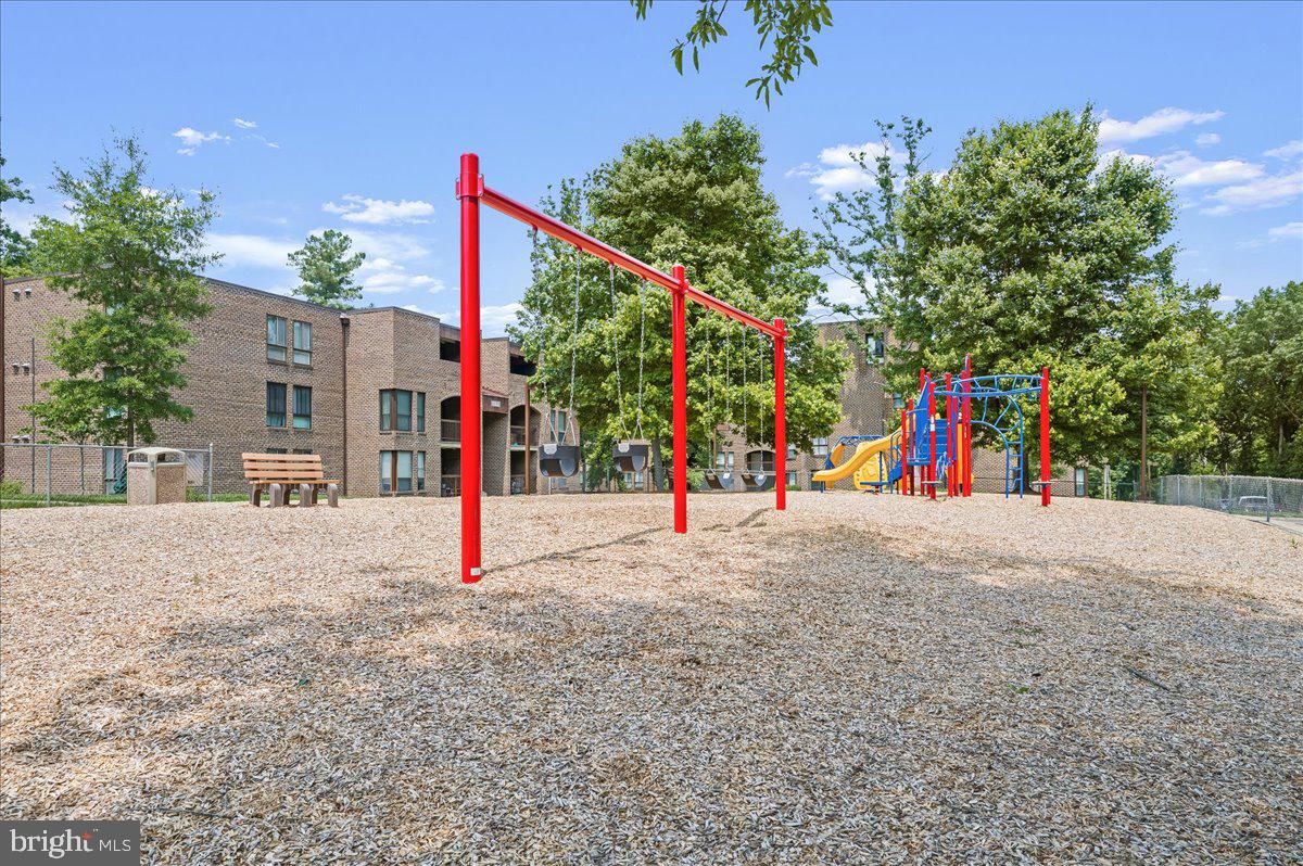 11248 Chestnut Grove Sq #249 Property Photo 33