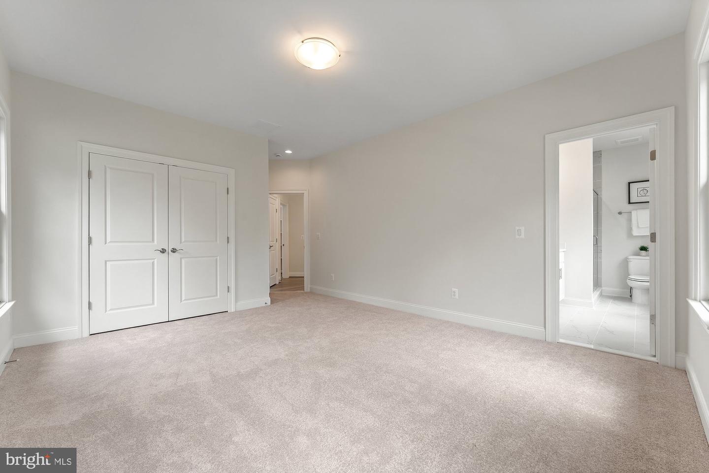 389 Holmes Dr Nw Property Photo 55