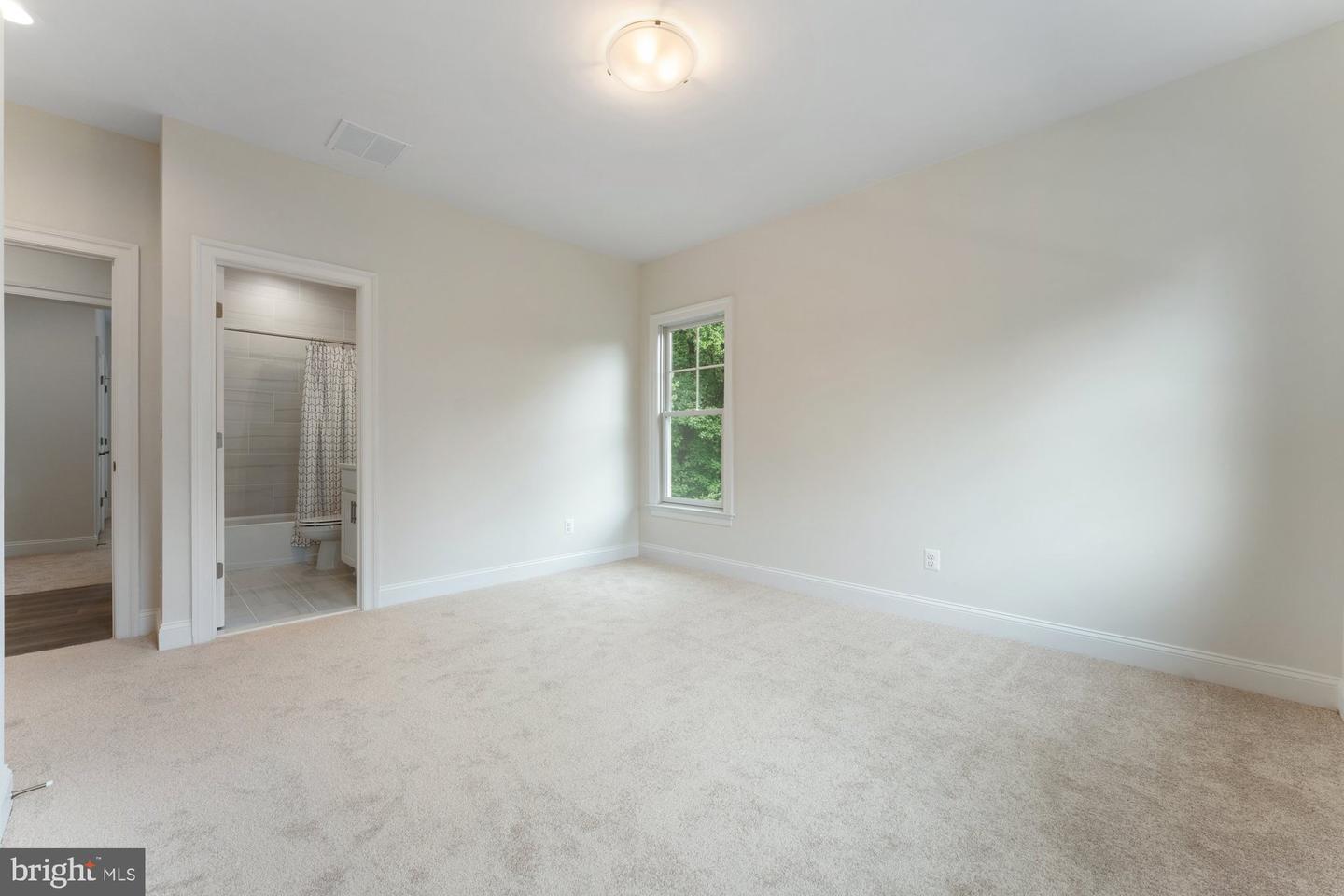 389 Holmes Dr Nw Property Photo 60