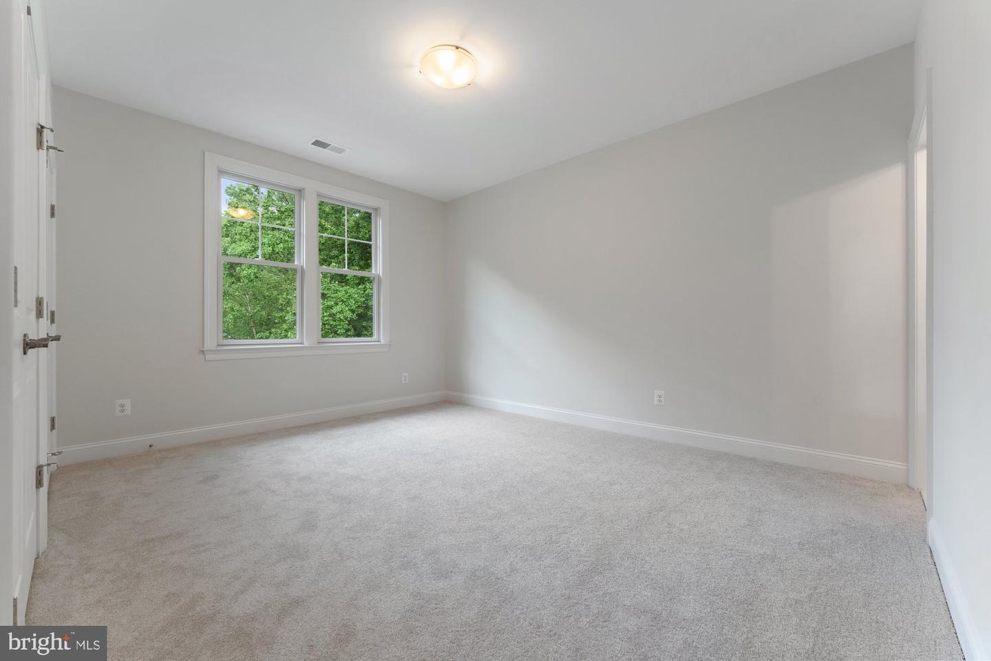 389 Holmes Dr Nw Property Photo 62